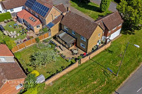 6 bedroom detached house for sale, Balmoral Close, Flitwick