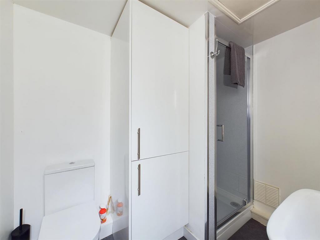 Shower2.jpg