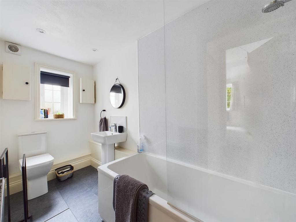 Bath2.jpg