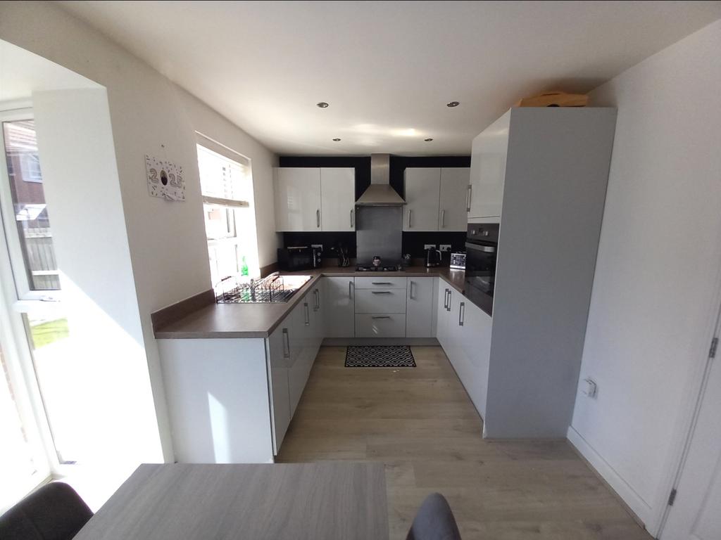 Dining kitchen