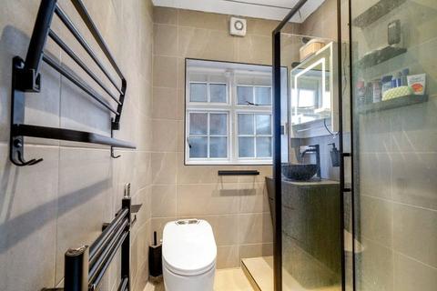59a Windmill Hill, Enfield, EN2 7AF