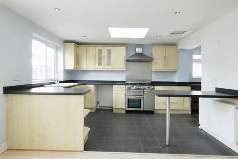 3 bedroom semi-detached house to rent, Knowe Road, Carlisle