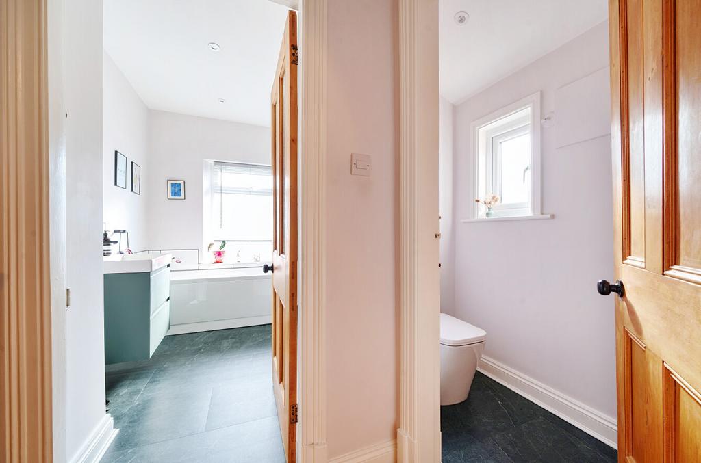 Bathroom/Wc