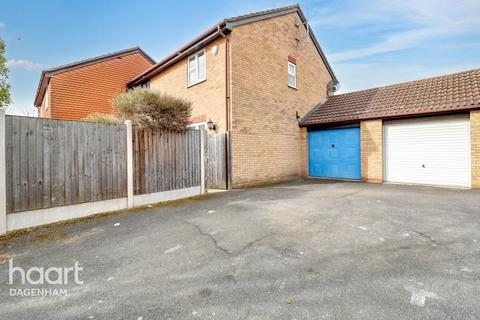 31 Webbscroft Road, Dagenham, RM10 7NL