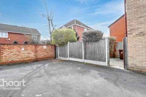 31 Webbscroft Road, Dagenham, RM10 7NL