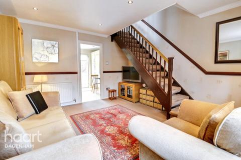 31 Webbscroft Road, Dagenham, RM10 7NL