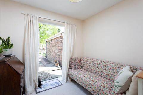 38 Moorfields, Raskelf, York, YO61 3UZ