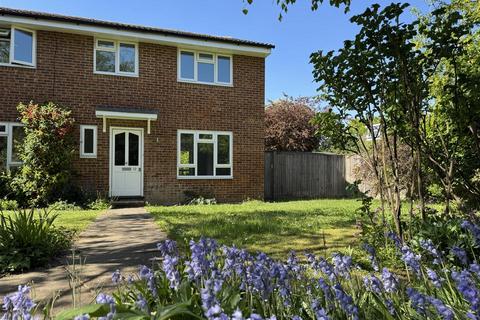 3 bedroom semi-detached house to rent, CHESTER CLOSE, DORKING, RH4