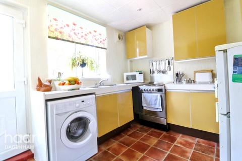 137 Armstead Walk, Dagenham, RM10 9PD