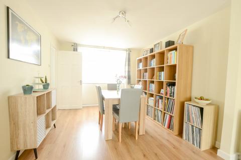 12 Flamank Park, Bodmin, PL31 1LX