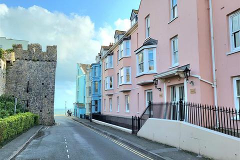 2 bedroom apartment for sale, Wimbledon Court, Tenby