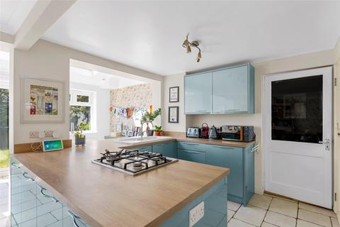 63 Central Way, Oxted, RH8 0LY