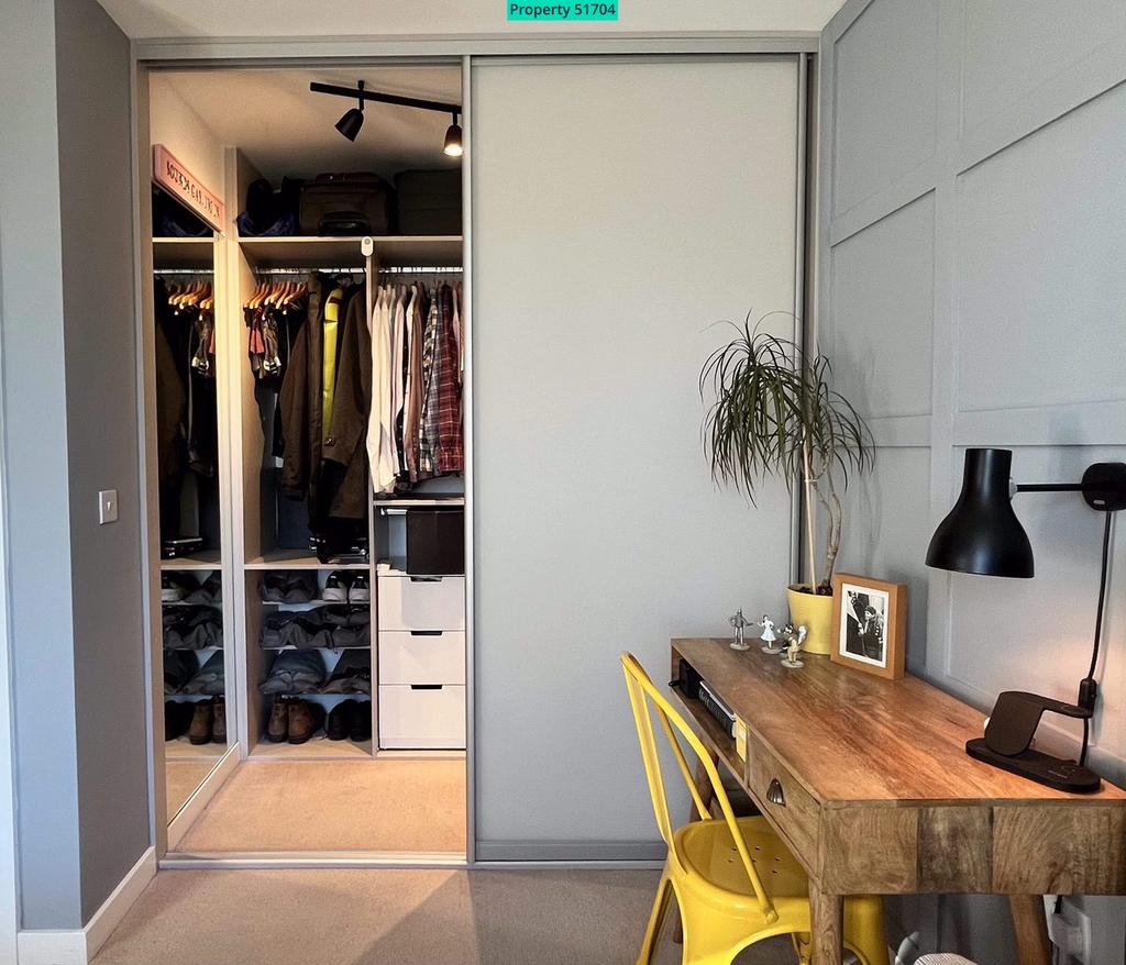 Walk-in dressing area
