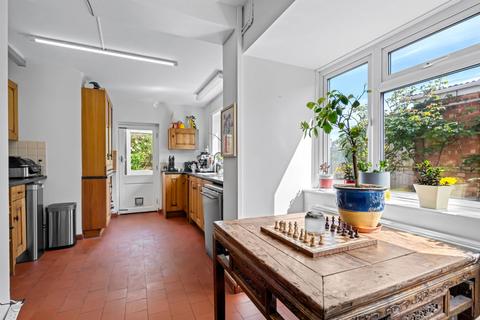 undefined, Hucclecote Road, Gloucester GL3