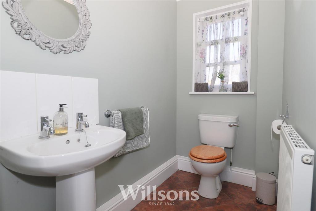 Cloakroom / WC