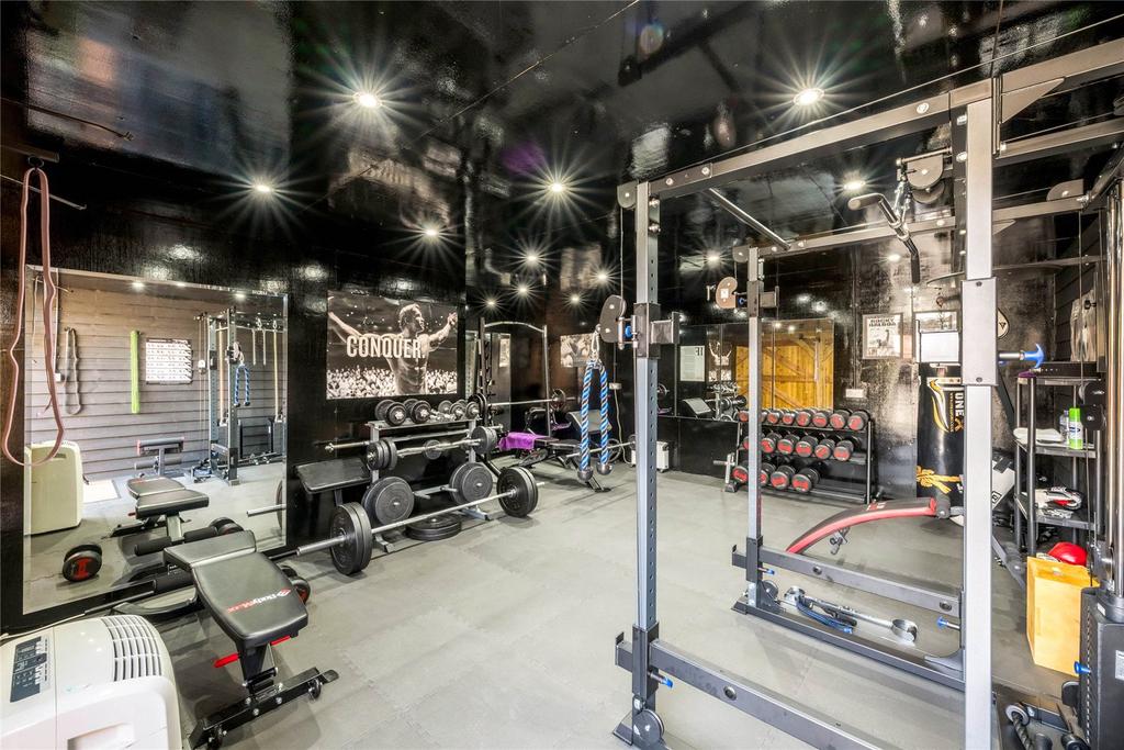 Gym/Garage