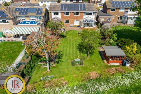 6 Broadfields, Goffs Oak, Waltham Cross, EN7 5JU