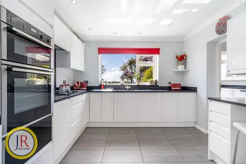 6 Broadfields, Goffs Oak, Waltham Cross, EN7 5JU