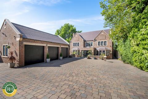5 bedroom detached house for sale, Bawtry Road, Doncaster