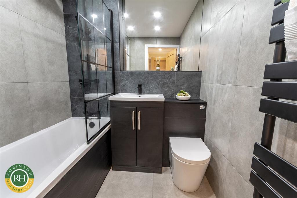 En suite bathroom