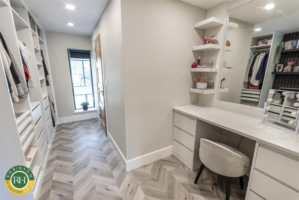 Dressing room (bed 2)
