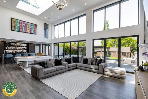 5 bedroom detached house for sale, Bawtry Road, Doncaster