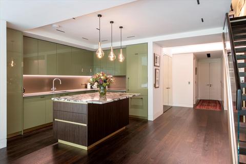 3 bedroom flat to rent, St. James's Place, London, SW1A