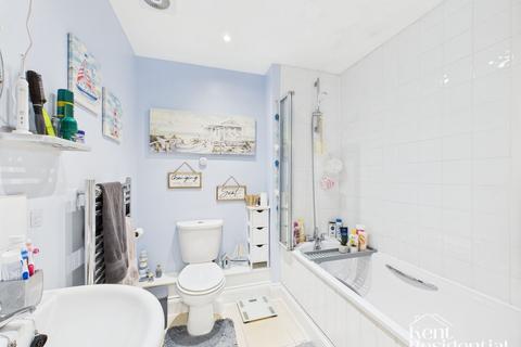 2 bedroom property to rent, Union Street, Flamboyant House Union Street, ME1