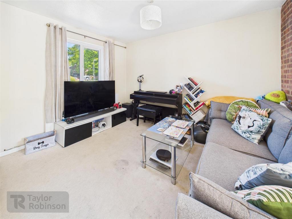 CAM02600 G0-PR0452-STILL005.jpg