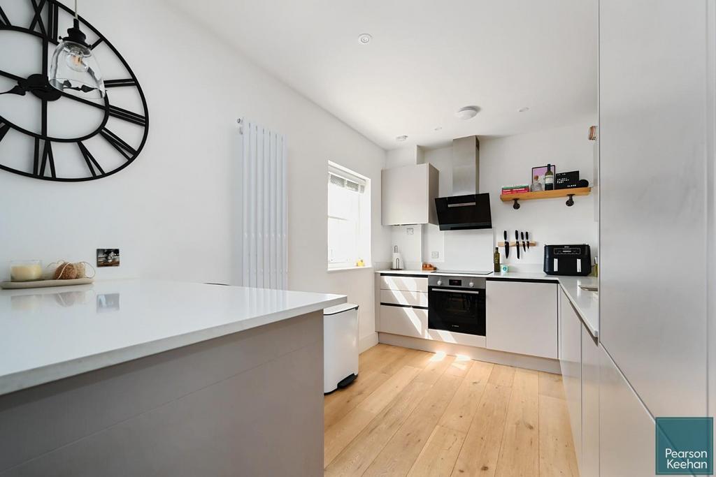 85 Drove Road, Portslade, BN41 (10).jpg