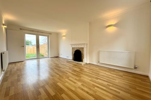 4 bedroom terraced house to rent, Stanley Rise, Chelmsford, Essex, CM2 6PL