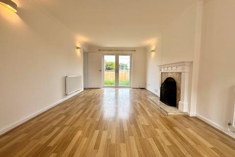 4 bedroom terraced house to rent, Stanley Rise, Chelmsford, Essex, CM2 6PL