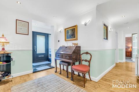 4 bedroom detached house for sale, Nene Terrace, Crowland, PE6