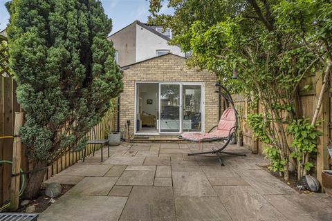 8 Marlowe Road, Cambridge, CB3 9JW