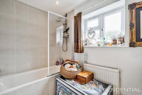 24 Eastbrook Road, Waltham Abbey, EN9 3AL