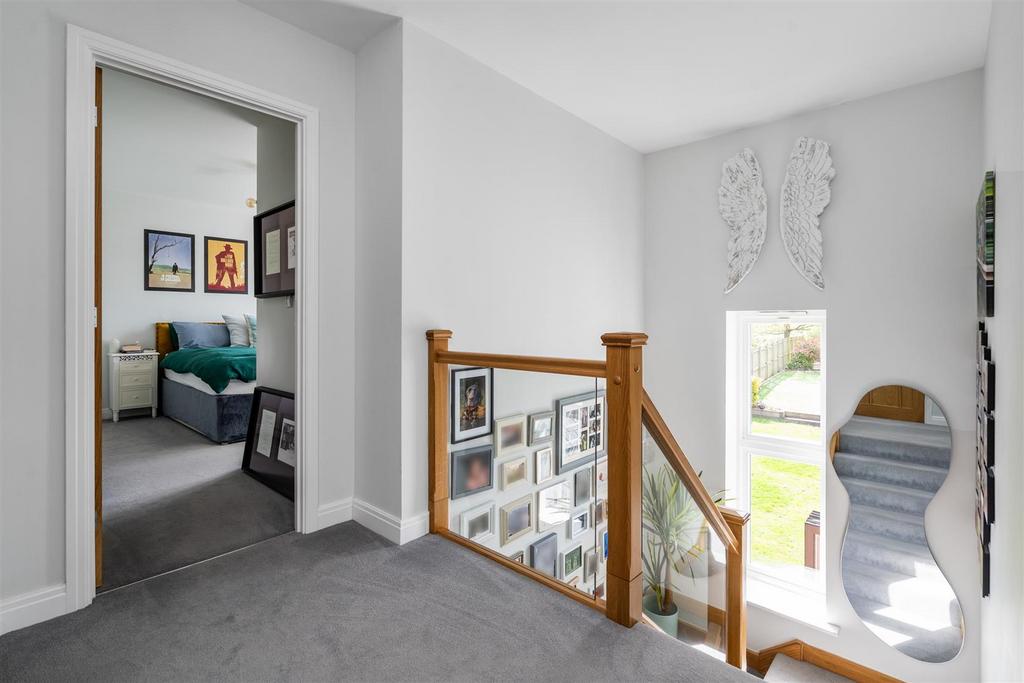 9 Aylesbury Court 37.jpg