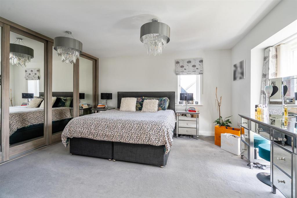 9 Aylesbury Court 48.jpg