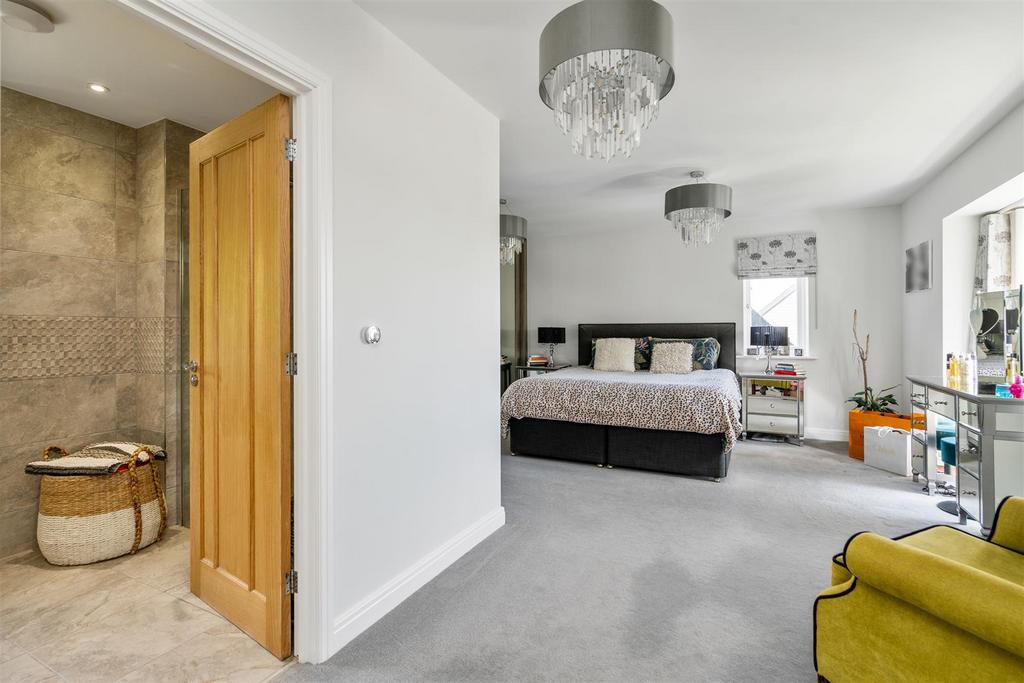 9 Aylesbury Court 47.jpg