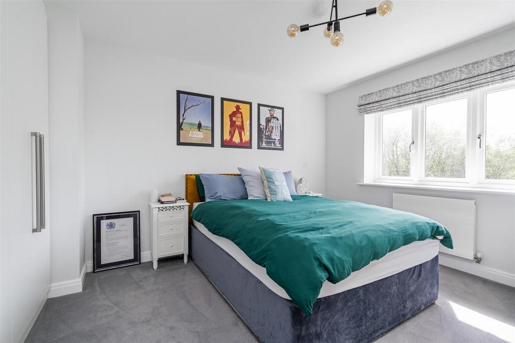 9 Aylesbury Court 38.jpg