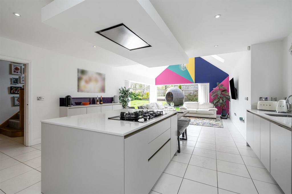 9 Aylesbury Court 22.jpg
