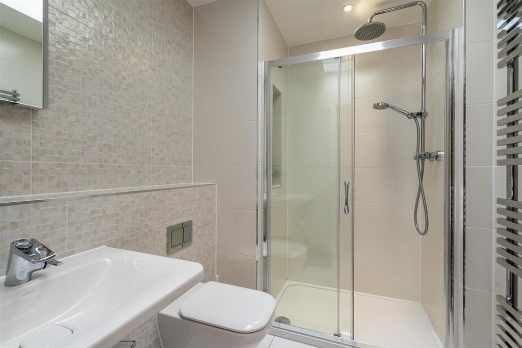 9 Aylesbury Court 43.jpg