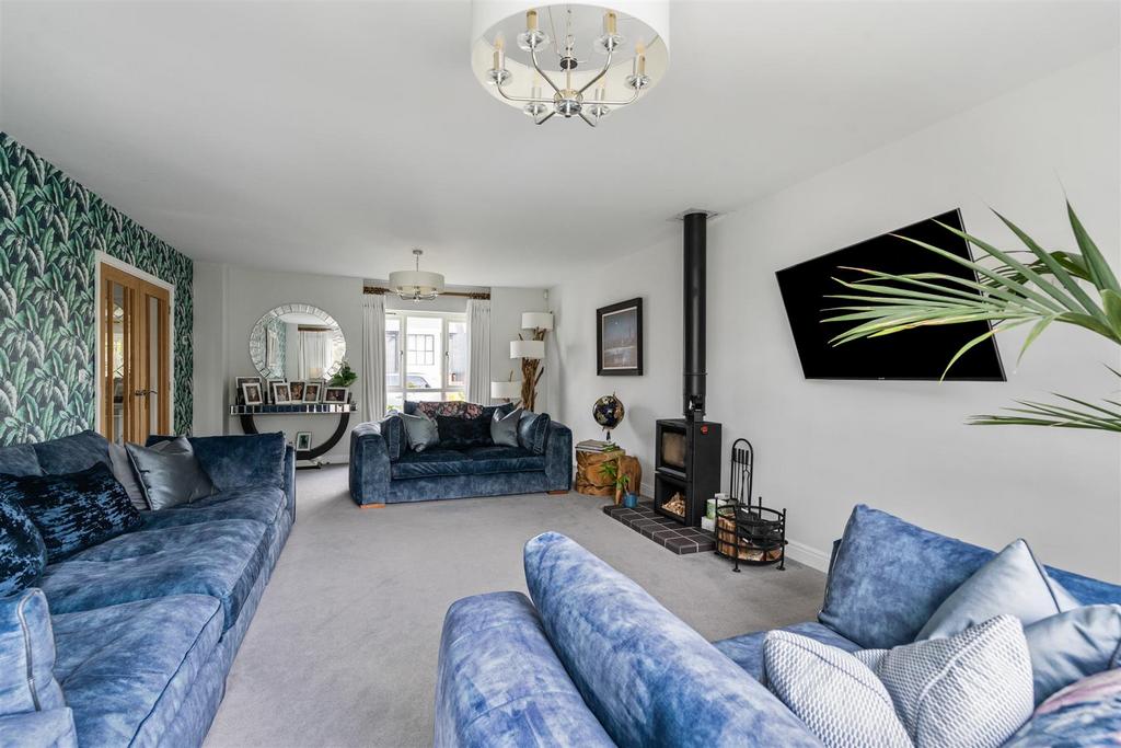 9 Aylesbury Court 9.jpg