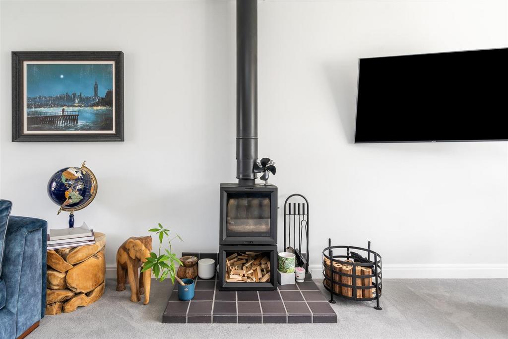 9 Aylesbury Court 10.jpg