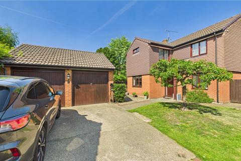 9 Burdock Close, Lightwater, GU18 5YP