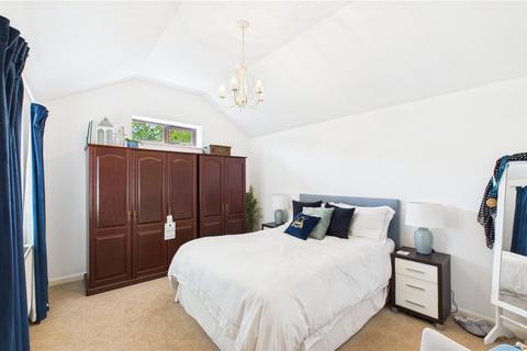 9 Burdock Close, Lightwater, GU18 5YP