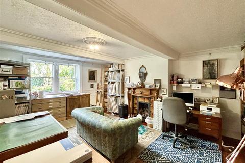 Broadfolds House Chrisharben Park, Clayton, Bradford, BD14 6AE