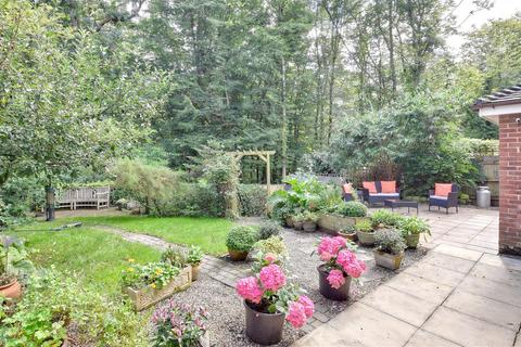 87 Colonel Stephens Way, Tenterden, TN30 6EW