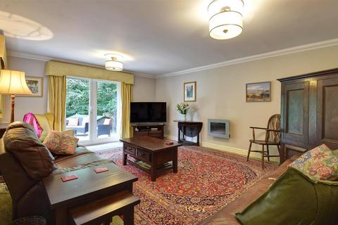 87 Colonel Stephens Way, Tenterden, TN30 6EW