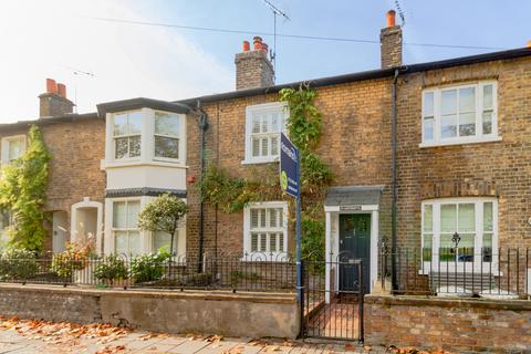2 bedroom terraced house to rent, Kings Road, Windsor, SL4