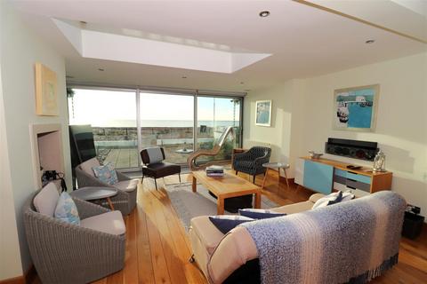 4 bedroom detached bungalow for sale, Coast Road, Pevensey Bay, Pevensey
